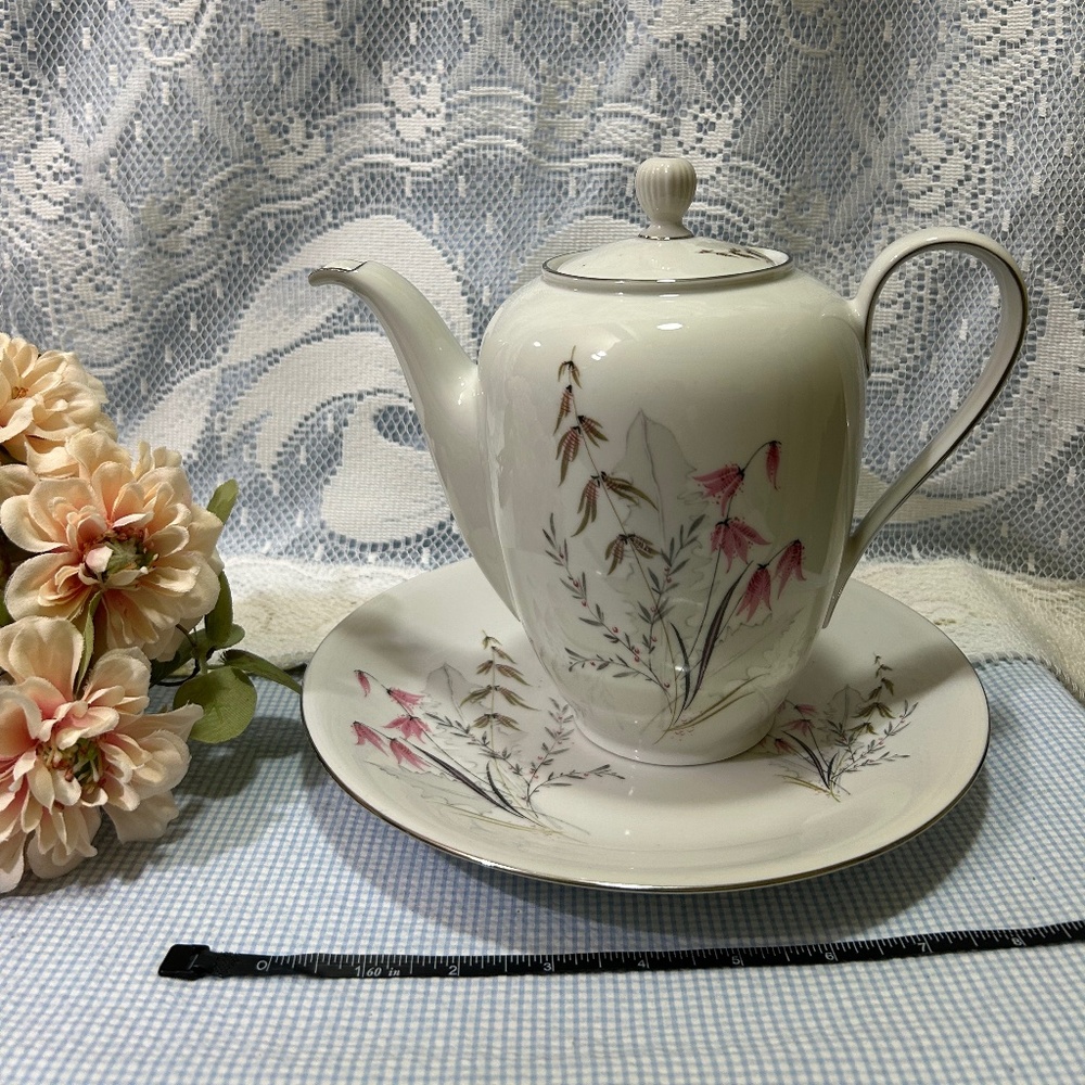 Vintage ROYAL DUCHESS, BAVARIA, GERMANY TEA POT MOUNTAIN BELL with saucer